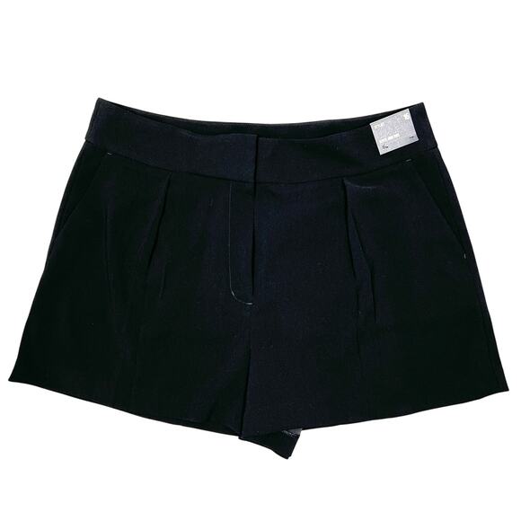 Express Stylist Super High-Rise Shorts Plus Sz 16 Black Pleated Dressy Goth NEW! - Picture 1 of 9
